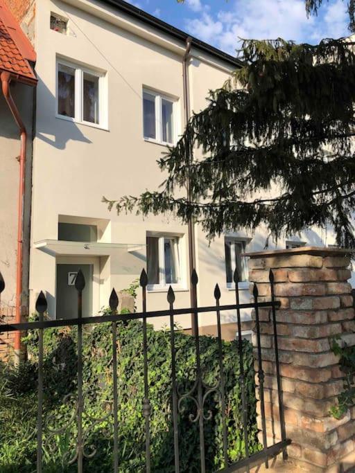 Appartement Quattro Casa à Sopron Extérieur photo
